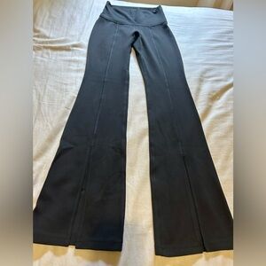 TNA Butter Split Hi-rise Leggings in Black